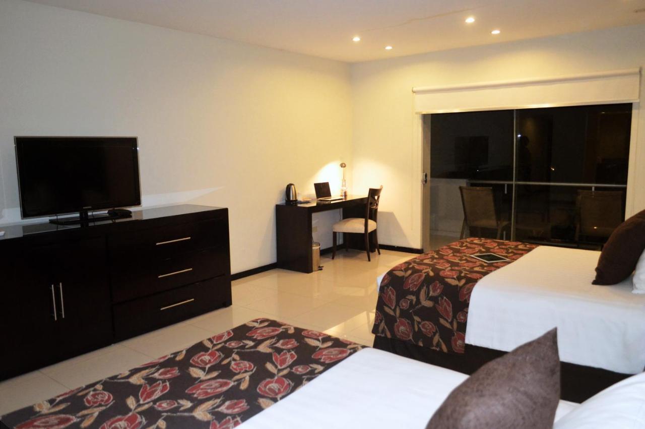 Twin Room with Pool View,964624642:JPEG