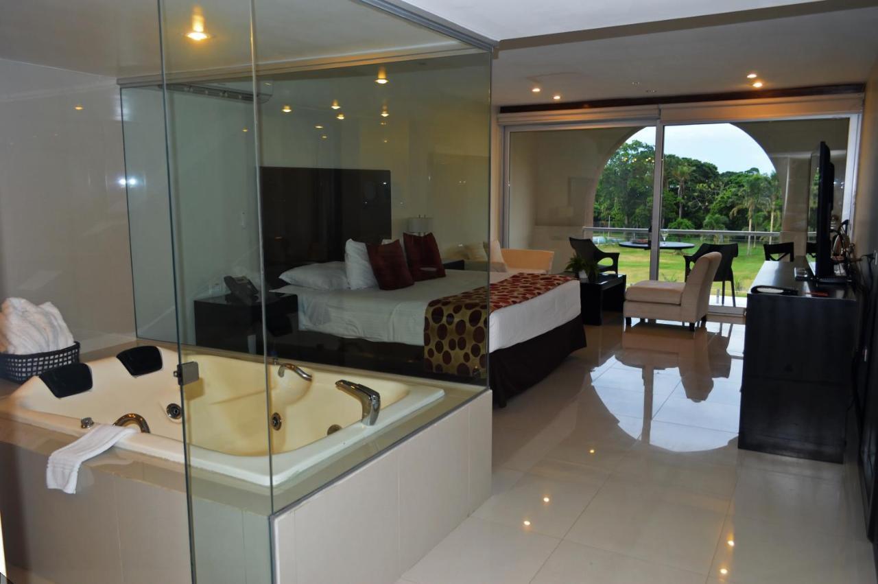 Platinium Suite King with Jacuzzi,1076891749:JPEG